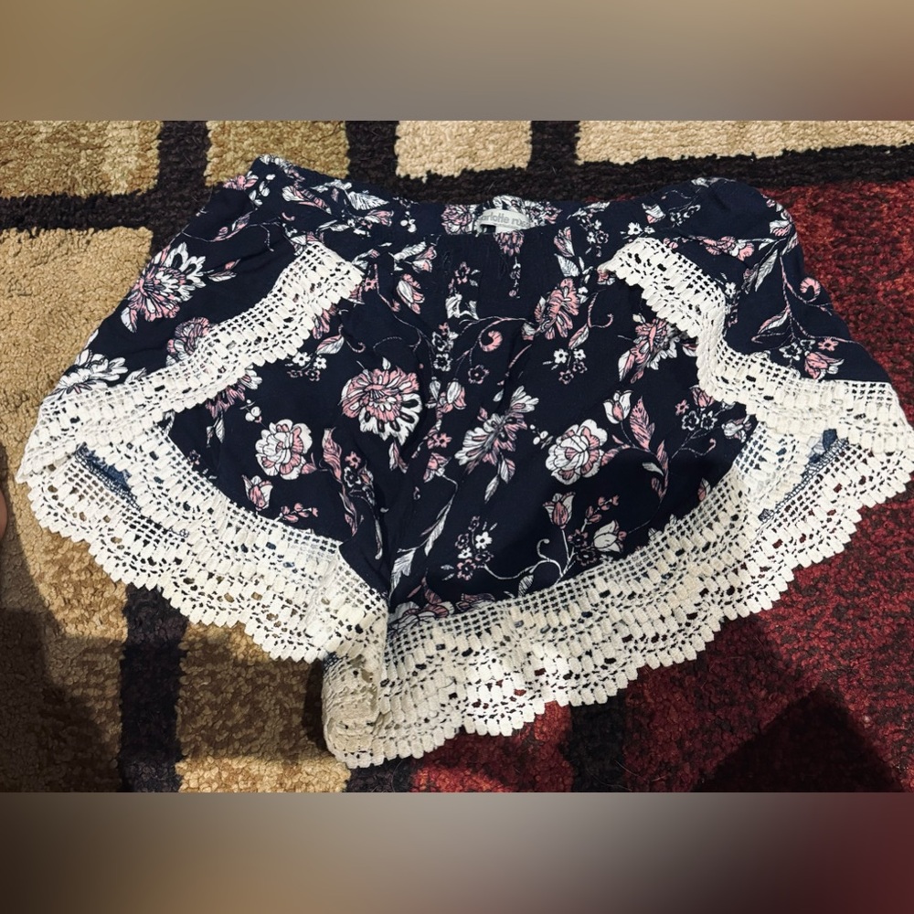 Flowy shorts size XS